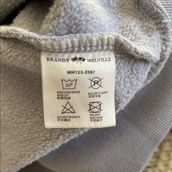 Brandy Melville Bundle of FOUR! Hoodie, Sweatshirt, Bomber Jacket, Brielle Jeans - Picture 4 of 16